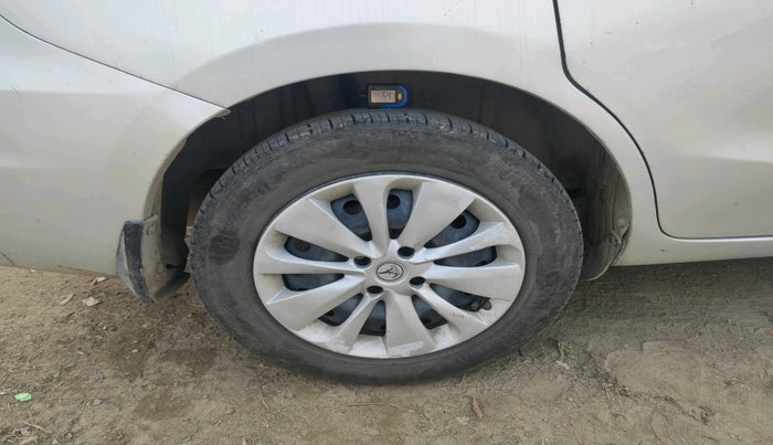 2021 Maruti Ertiga VXI CNG, CNG, Manual, 1,41,214 km, tyre