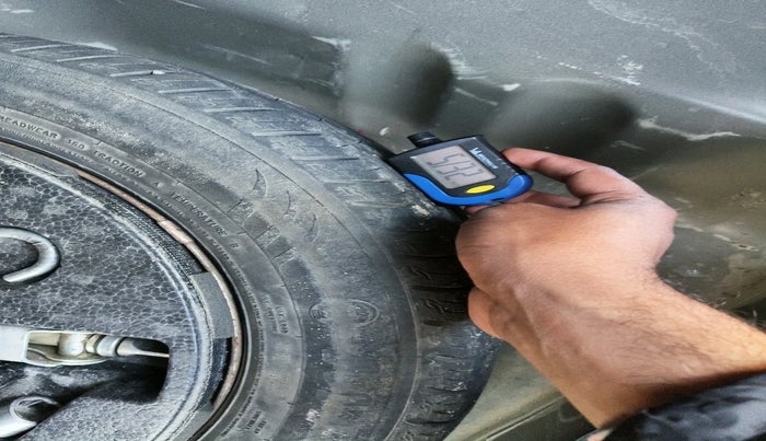 2022 Maruti Vitara Brezza LXI, Petrol, Manual, 30,107 km, tyre