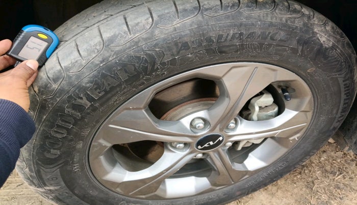 2023 KIA SELTOS  HTK PLUS 1.5 PETROL MT, Petrol, Manual, 50,848 km, tyre