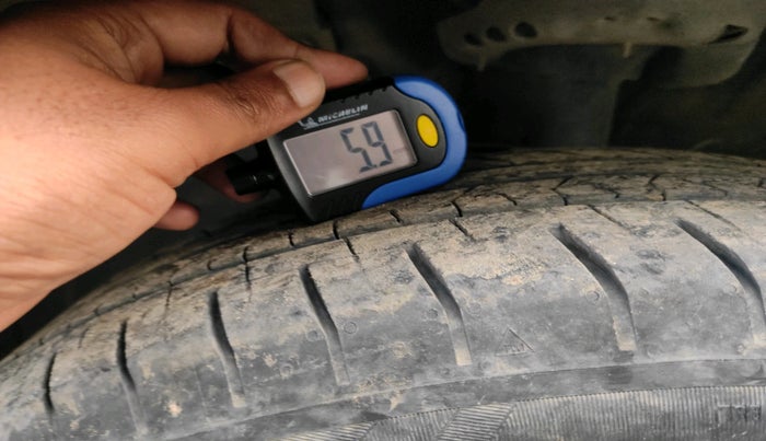 2022 Hyundai VENUE S 1.2, Petrol, Manual, 33,856 km, tyre