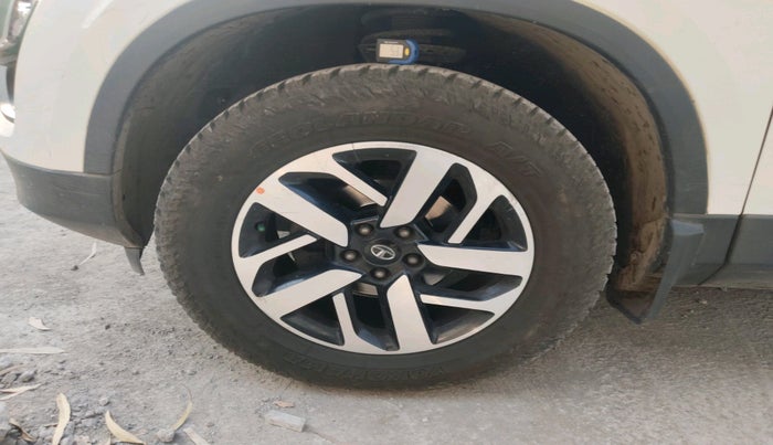 2022 Tata Harrier XZA PLUS 2.0L DUAL TONE, Diesel, Automatic, 96,117 km, tyre