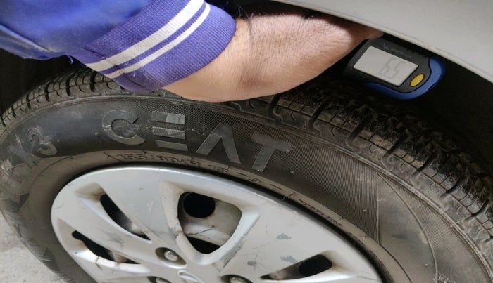 2011 Hyundai i10 ERA 1.1, Petrol, Manual, 1,28,322 km, tyre