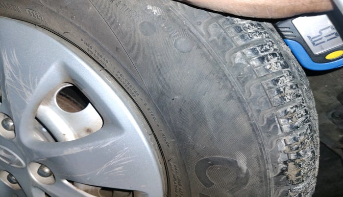 2011 Hyundai i10 ERA 1.1, Petrol, Manual, 1,28,322 km, tyre