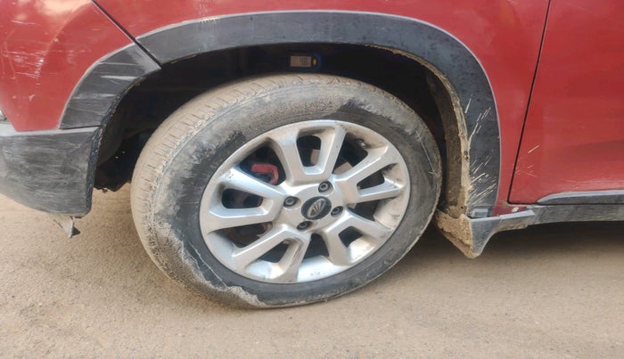 2017 Mahindra Kuv100 K8 6 STR, Petrol, Manual, 58,000 km, tyre