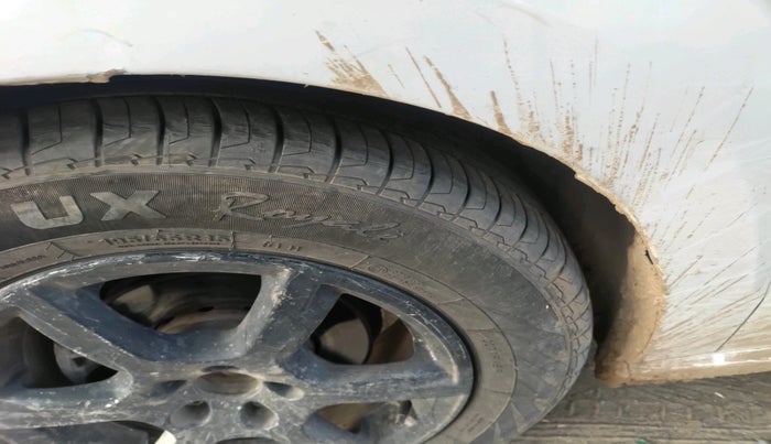 2014 Volkswagen Vento TRENDLINE DIESEL 1.6, Diesel, Manual, 1,71,532 km, tyre