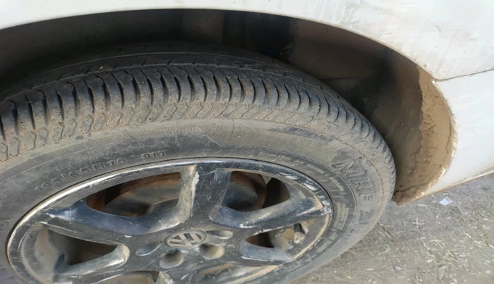 2014 Volkswagen Vento TRENDLINE DIESEL 1.6, Diesel, Manual, 1,71,532 km, tyre