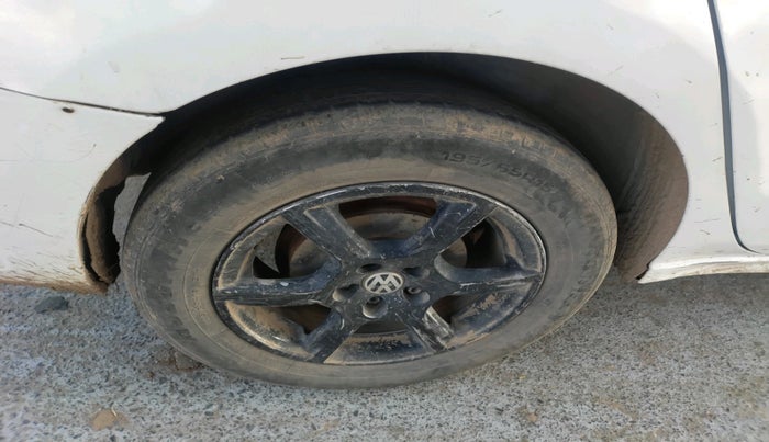 2014 Volkswagen Vento TRENDLINE DIESEL 1.6, Diesel, Manual, 1,71,532 km, tyre