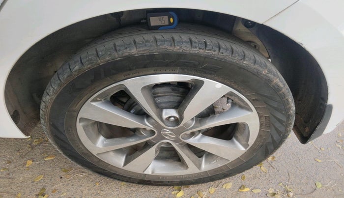 2015 Hyundai i20 SPORTZ 1.4 AT, Petrol, Automatic, 98,340 km, tyre