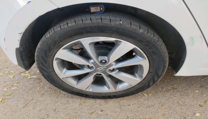 2015 Hyundai i20 SPORTZ 1.4 AT, Petrol, Automatic, 98,340 km, tyre