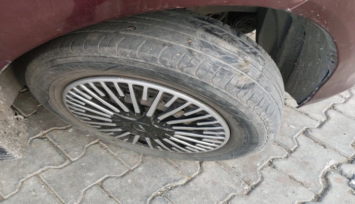 2017 Honda Amaze 1.2L I-VTEC SX, Petrol, Manual, 1,19,048 km, tyre