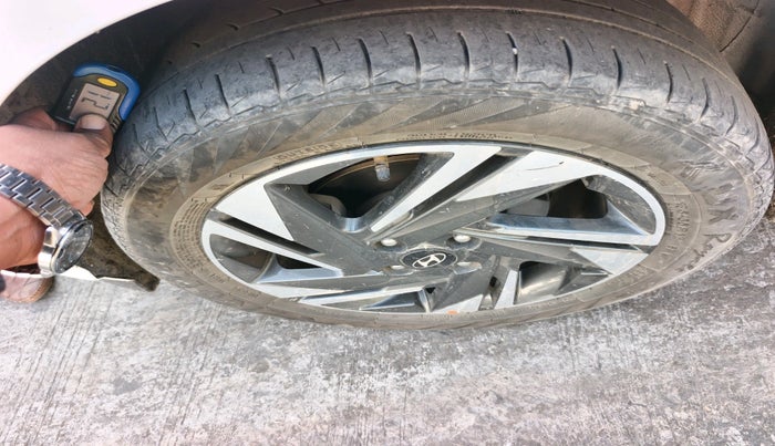 2020 Hyundai NEW I20 ASTA 1.2 MT, Petrol, Manual, 68,187 km, tyre