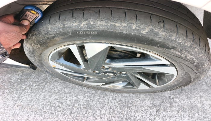 2020 Hyundai NEW I20 ASTA 1.2 MT, Petrol, Manual, 68,187 km, tyre