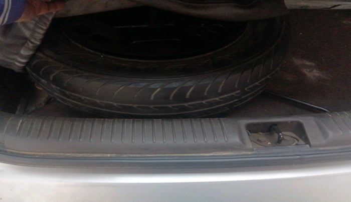 2011 Hyundai Santro Xing GLS LPG, Petrol, Manual, 36,617 km, tyre