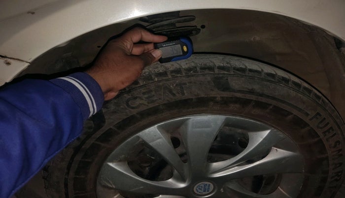 2015 Maruti Swift VXI, Petrol, Manual, 65,380 km, tyre