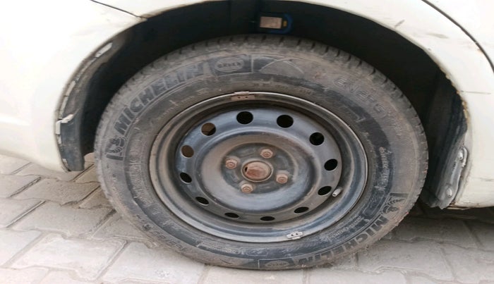 2011 Maruti Swift Dzire VXI, Petrol, Manual, 82,392 km, tyre