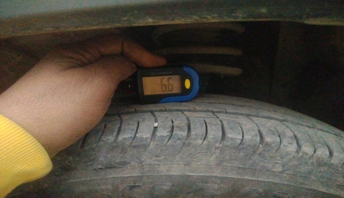 2019 Maruti Vitara Brezza ZDI PLUS AT DUAL TONE, Diesel, Automatic, 1,45,531 km, tyre