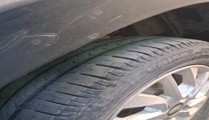 2017 Mahindra Kuv100 K6 6 STR, Petrol, Manual, 1,11,957 km, tyre