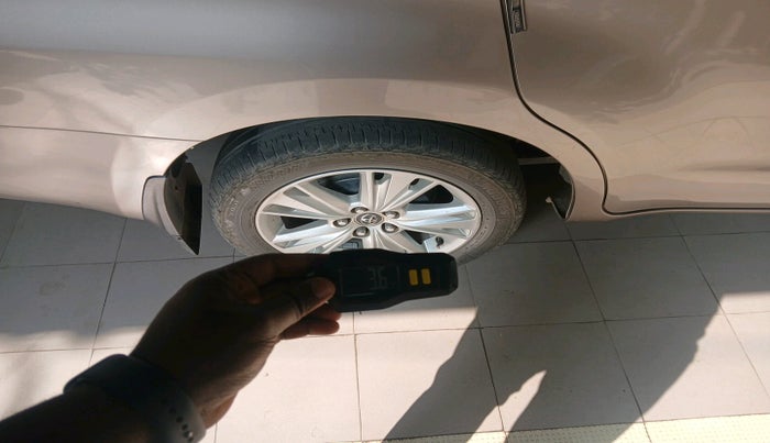 2016 Toyota Innova Crysta 2.8 ZX AT 7 STR, Diesel, Automatic, 1,11,572 km, tyre