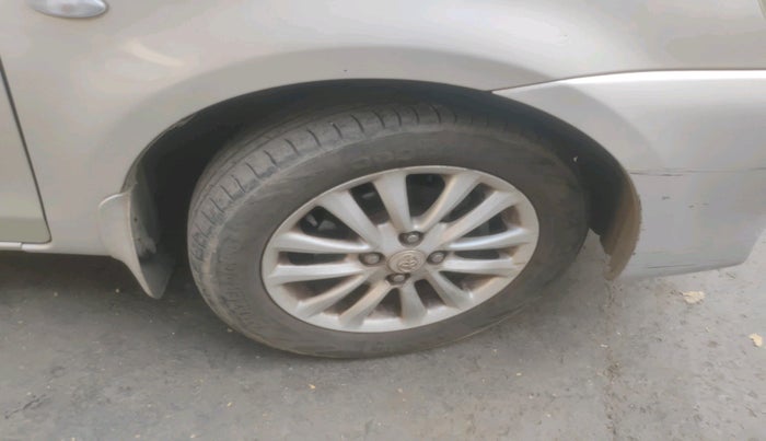 2011 Toyota Etios V, Petrol, Manual, 50,777 km, tyre