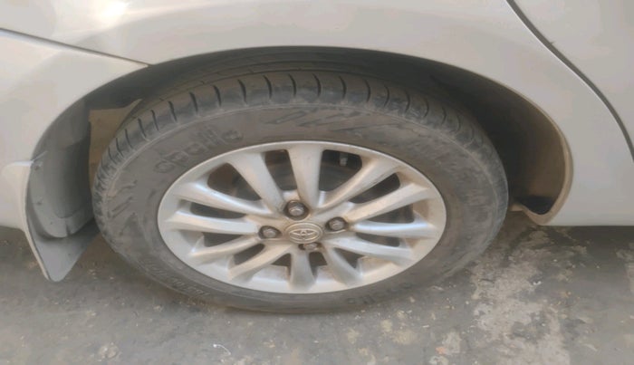 2011 Toyota Etios V, Petrol, Manual, 50,777 km, tyre