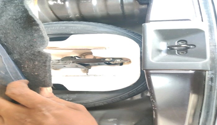 2016 Nissan Micra XV CVT, Petrol, Automatic, 34,260 km, tyre