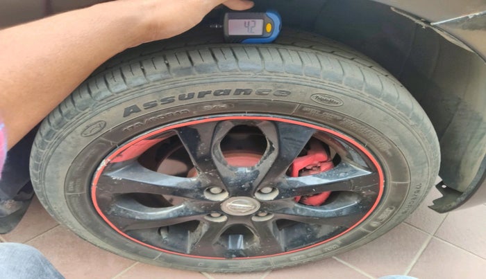 2016 Nissan Micra XV CVT, Petrol, Automatic, 34,260 km, tyre