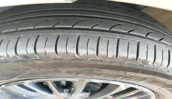 2021 Maruti Ertiga VXI CNG, Petrol, Manual, 1,62,357 km, tyre