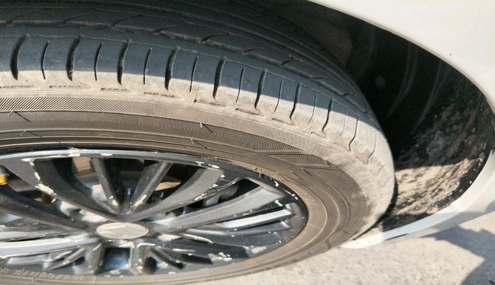 2021 Maruti Ertiga VXI CNG, Petrol, Manual, 1,62,357 km, tyre