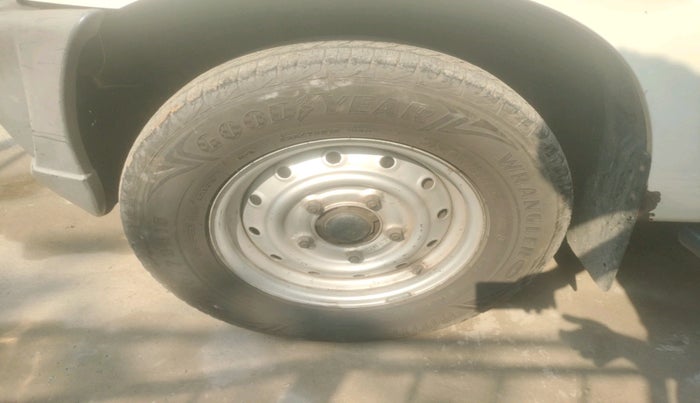 2013 Mahindra Scorpio LX, Diesel, Manual, 1,75,438 km, tyre