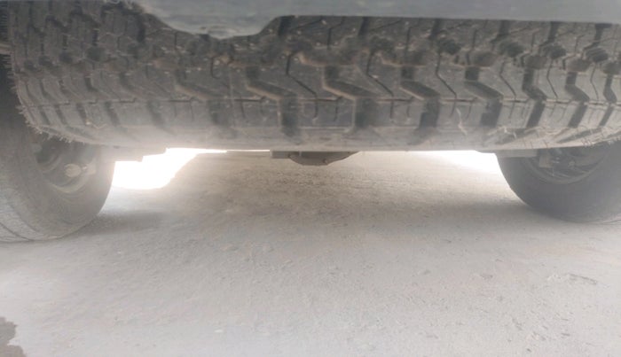 2013 Mahindra Scorpio LX, Diesel, Manual, 1,75,438 km, tyre