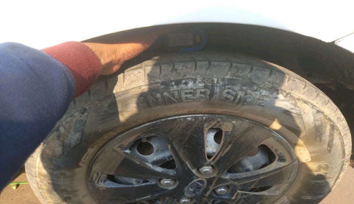 2011 Hyundai i10 MAGNA 1.2, Petrol, Manual, 39,514 km, tyre