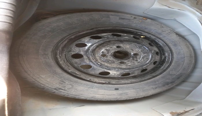 2011 Hyundai i10 MAGNA 1.2, Petrol, Manual, 39,514 km, tyre