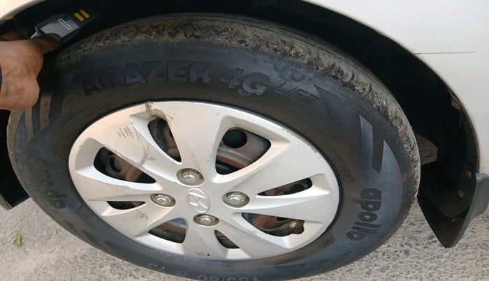 2011 Hyundai i10 MAGNA 1.2, Petrol, Manual, 1,11,436 km, tyre