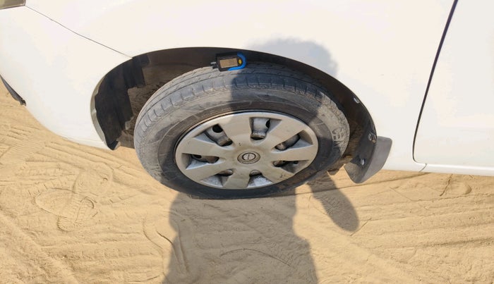 2011 Maruti Wagon R 1.0 LXI, Petrol, Manual, 88,819 km, tyre