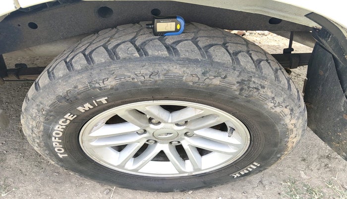 2012 Ford Endeavour 2.5L 4X2 AT, Diesel, Automatic, 1,31,413 km, tyre