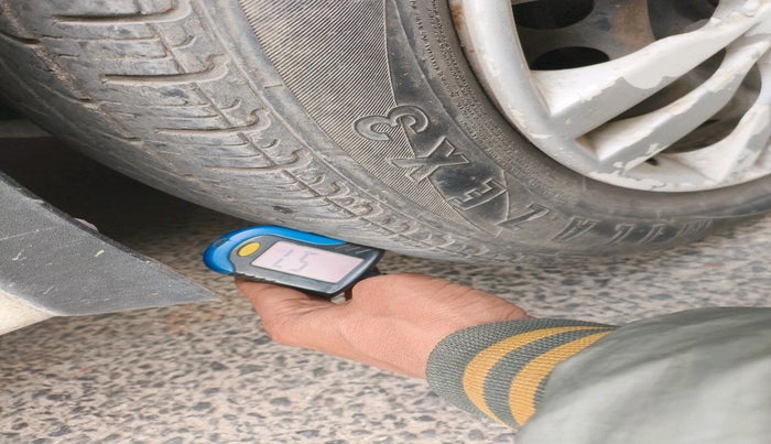 2015 Hyundai Xcent BASE 1.2, Petrol, Manual, 81,200 km, tyre