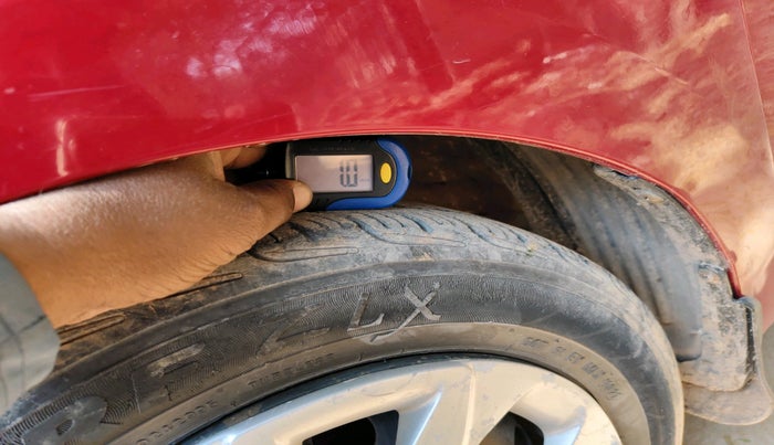 2017 Hyundai Eon SPORTZ, Petrol, Manual, 74,968 km, tyre