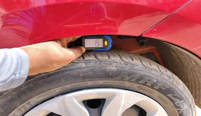 2017 Hyundai Eon SPORTZ, Petrol, Manual, 74,968 km, tyre