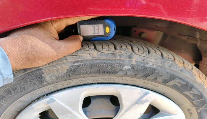 2017 Hyundai Eon SPORTZ, Petrol, Manual, 74,968 km, tyre