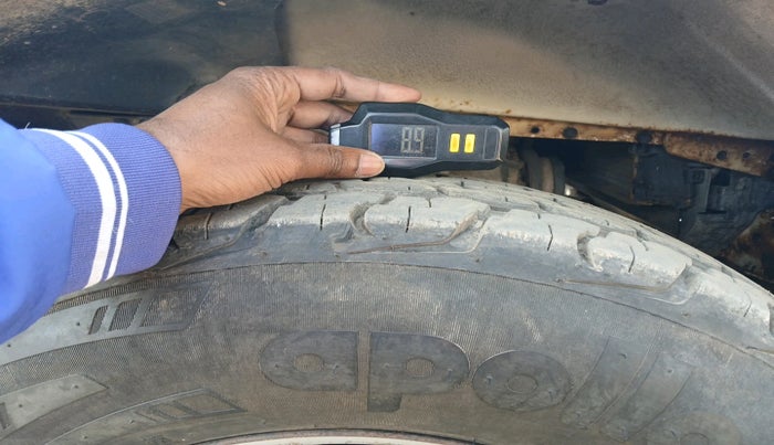 2011 Mahindra Scorpio 2.5 TURBO 7 STR, Diesel, Manual, 1,00,000 km, tyre