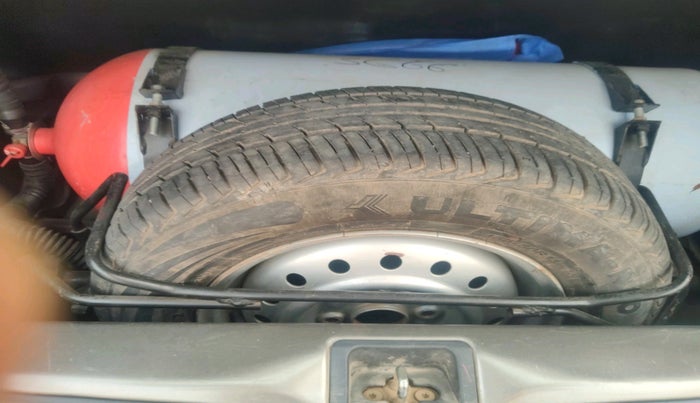 2020 Maruti New Wagon-R LXI CNG (O) 1.0, Petrol, Manual, 1,06,252 km, tyre