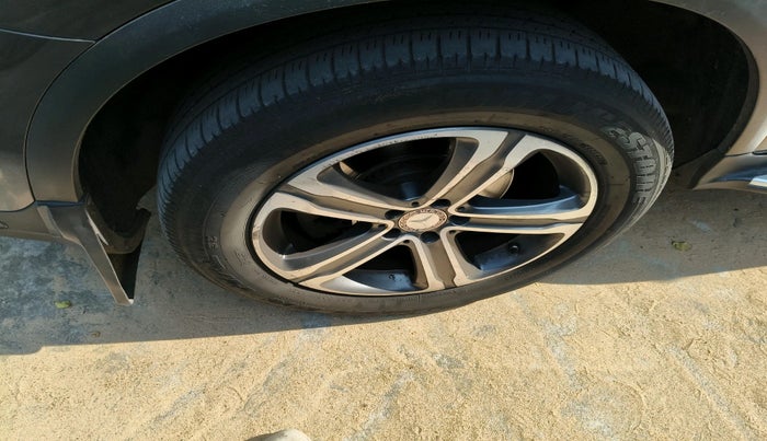 2017 Mercedes Benz GLC CLASS 220 D 4 MATIC, Diesel, Automatic, 1,14,624 km, tyre