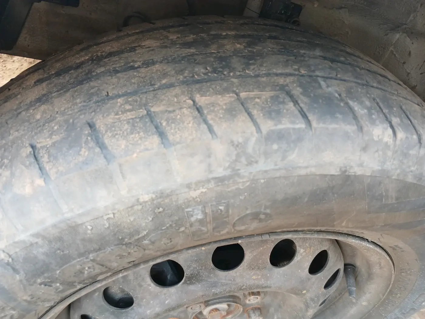 2016 Maruti Ertiga VXI CNG, CNG, Manual, 3,50,000 km, tyre
