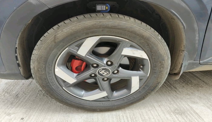 2019 Hyundai VENUE SX(O) 1.4 CRDI, Diesel, Manual, 1,31,900 km, tyre