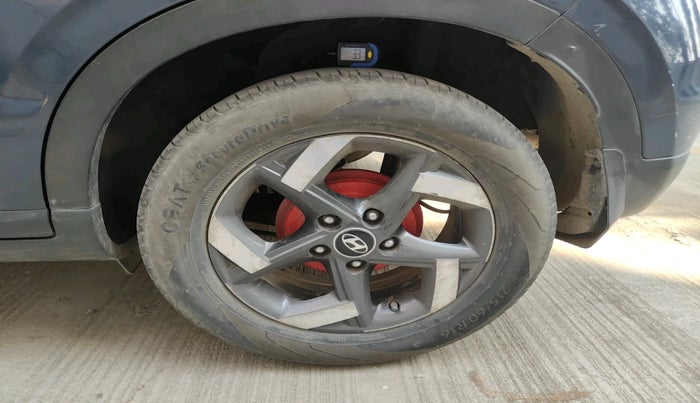 2019 Hyundai VENUE SX(O) 1.4 CRDI, Diesel, Manual, 1,31,900 km, tyre