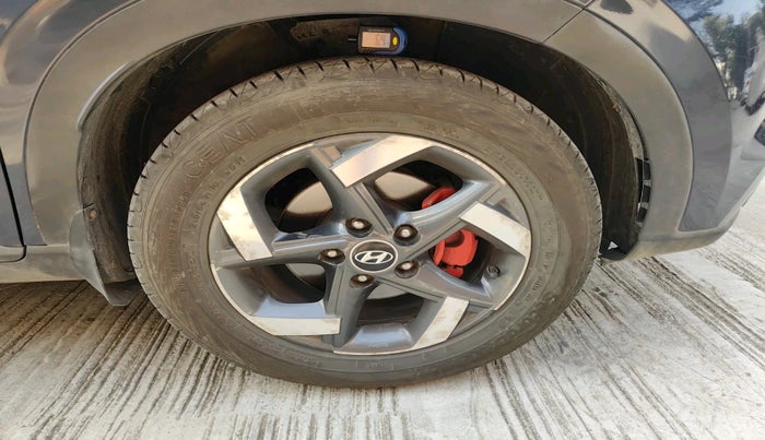 2019 Hyundai VENUE SX(O) 1.4 CRDI, Diesel, Manual, 1,31,900 km, tyre