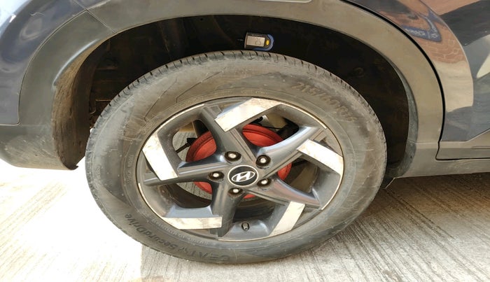 2019 Hyundai VENUE SX(O) 1.4 CRDI, Diesel, Manual, 1,31,900 km, tyre