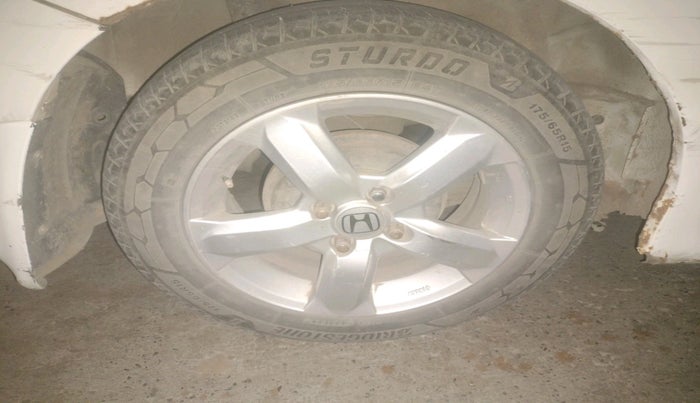 2011 Honda City 1.5L I-VTEC V MT, Petrol, Manual, 1,70,105 km, tyre