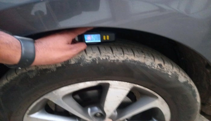 2016 Hyundai Elite i20 ASTA 1.4 CRDI (O), Diesel, Manual, 1,26,229 km, tyre