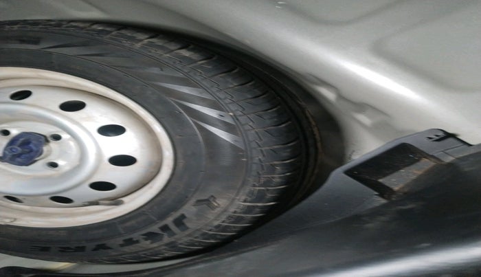 2024 Maruti Swift LXI, Petrol, Manual, 13,894 km, tyre